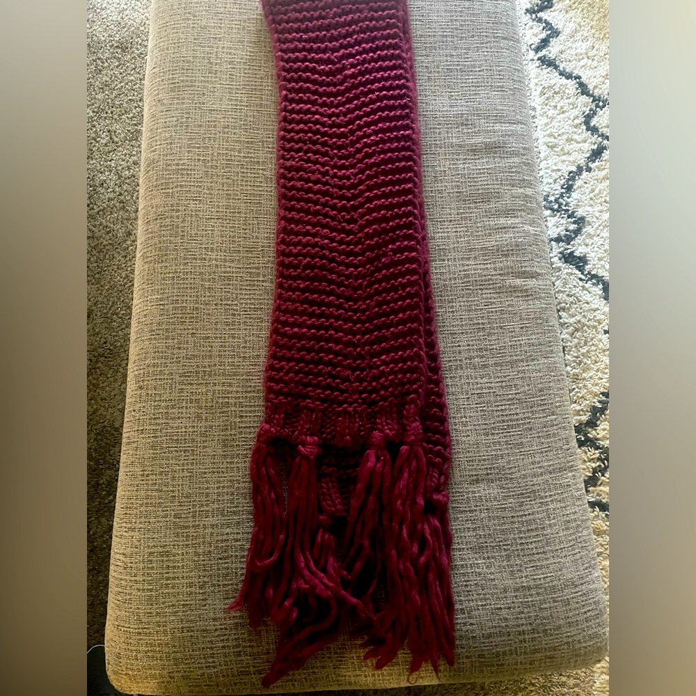 Maroon wool scarf